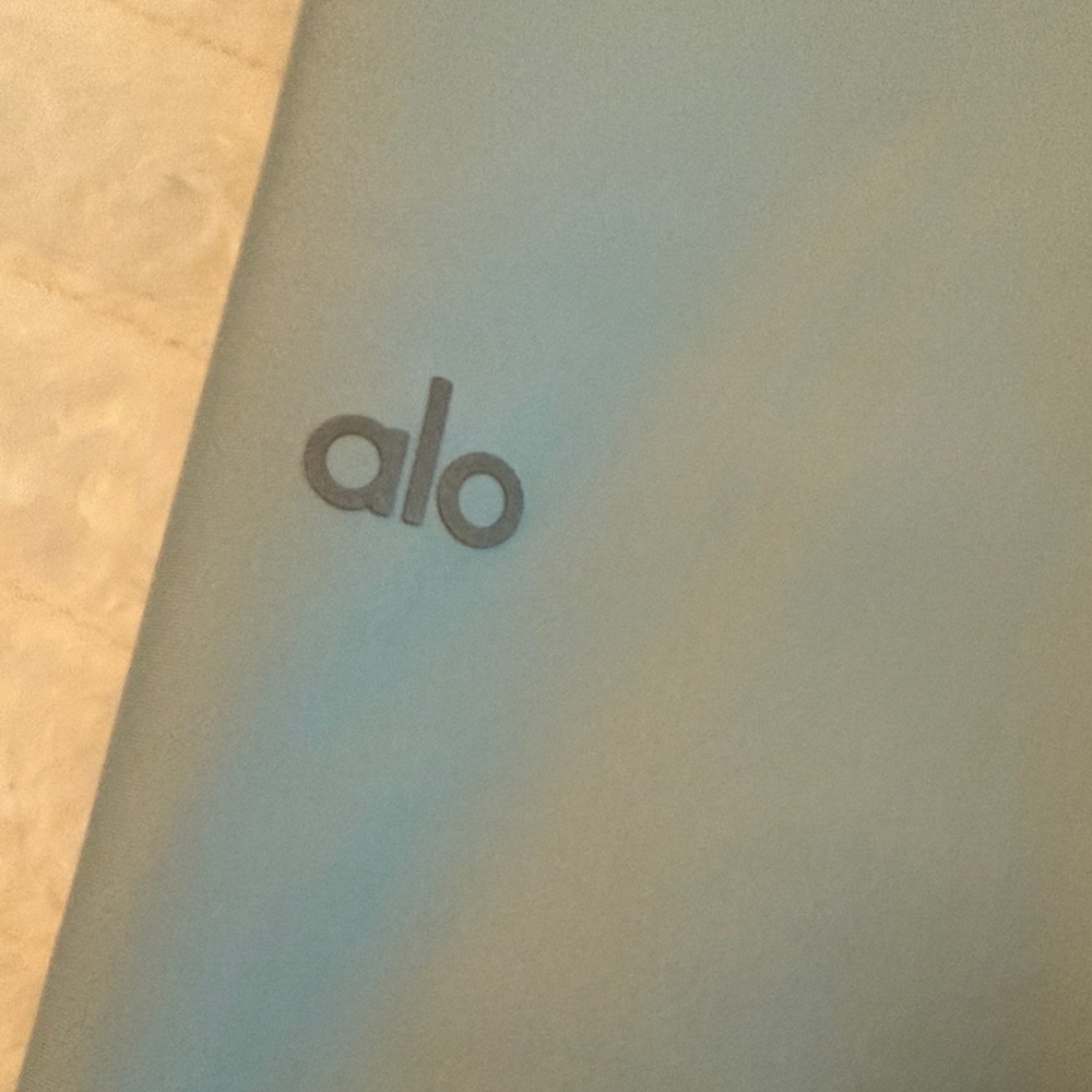 ALO Yoga Airlift 7/8 Light Blue Leggings - Picture 3 of 5